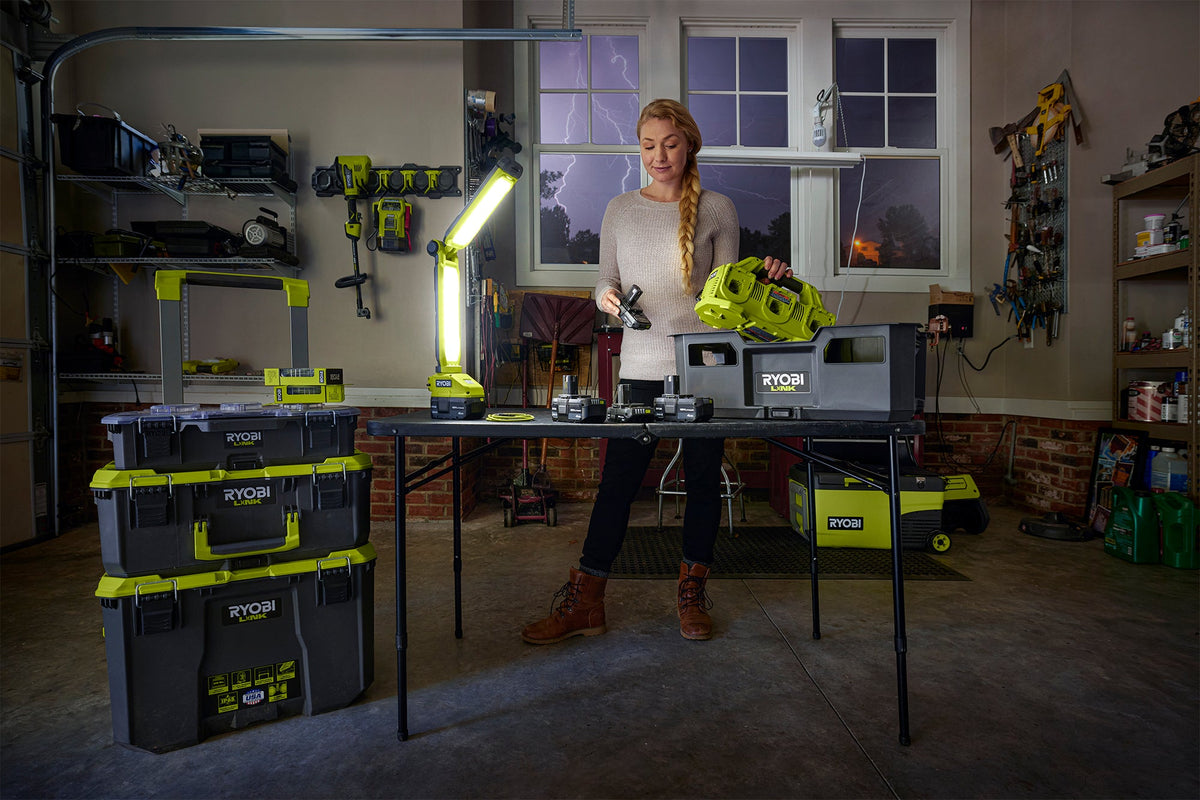 18V ONE+ LED WORKBENCH LIGHT Image 9