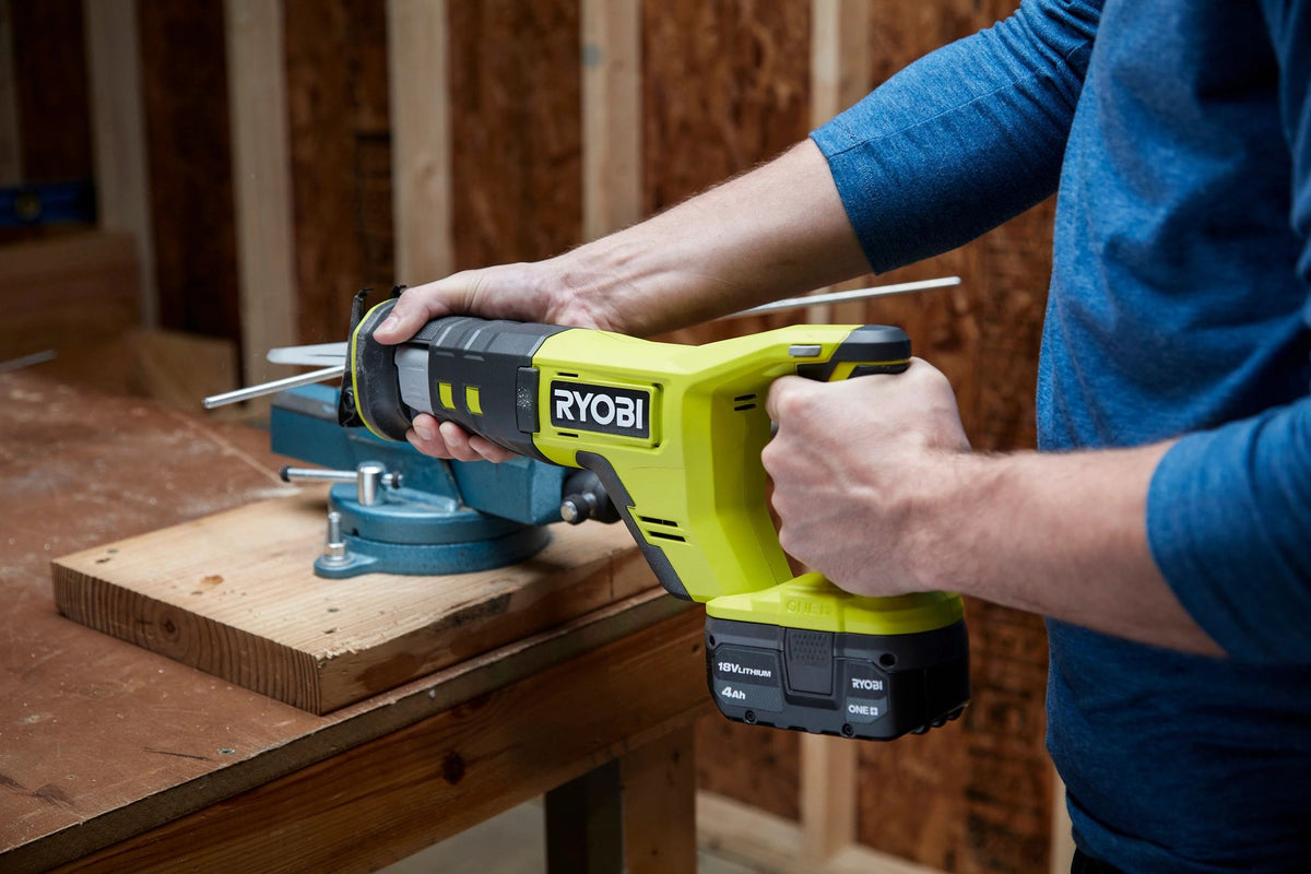 ONE+ 18V RECIPROCATING SAW KIT Image 9