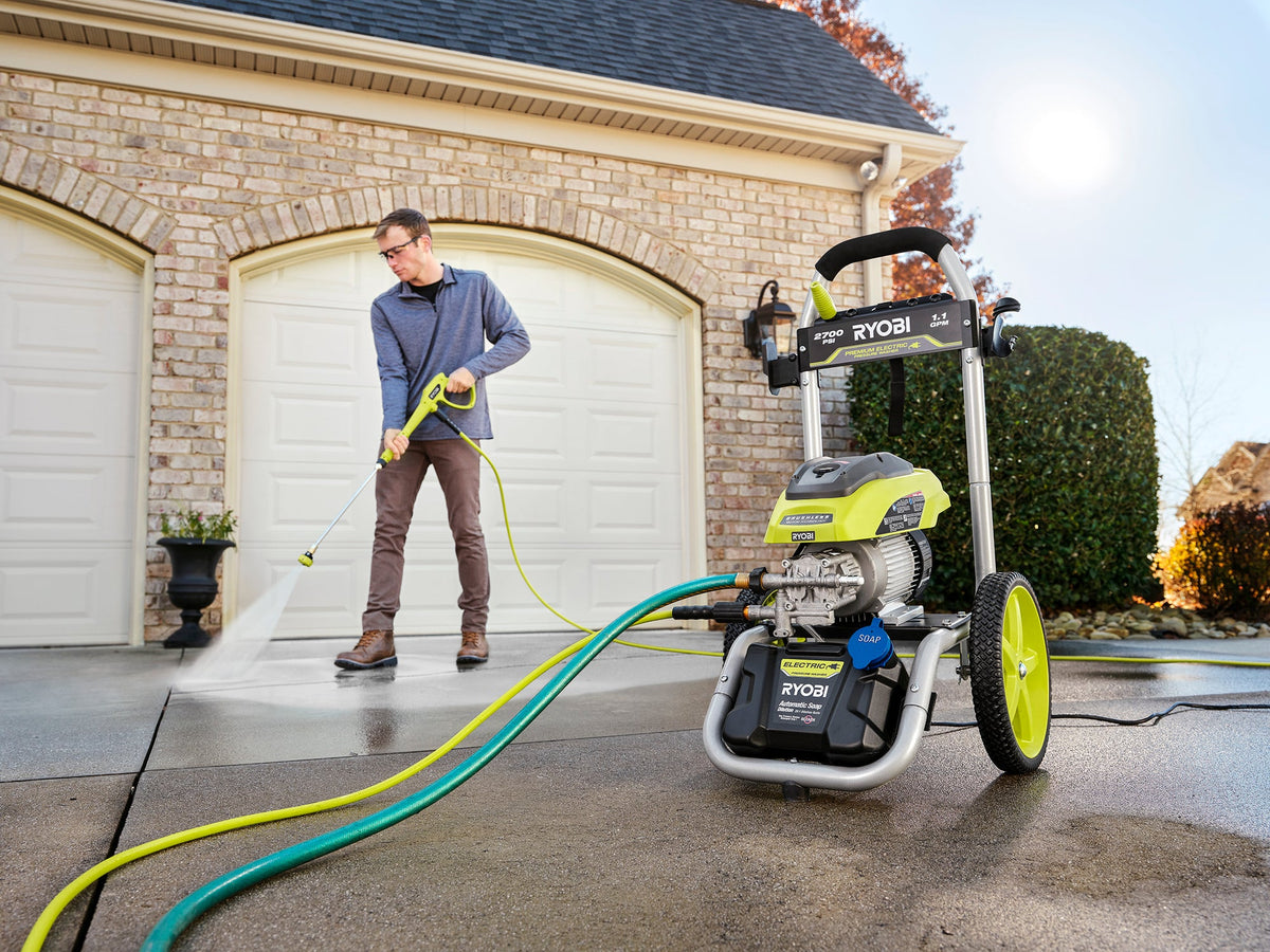 2700 PSI 1.1 GPM Brushless Electric Pressure Washer Image 3